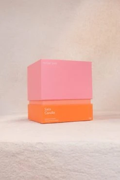 W22 The Sara Candle Sara Candle In Fresh Cut Roses 8 W22 The Sara Candle Sara Candle In Fresh Cut Roses