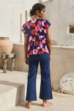 W22A Daphne Top In Juniper