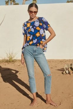 W22A Mum Jeans In Blue Denim