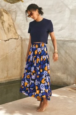 W22A Sage Crop Knit In Navy Tops