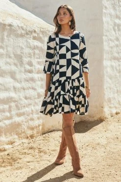 W22A Arabella Dress In Pepper Dresses