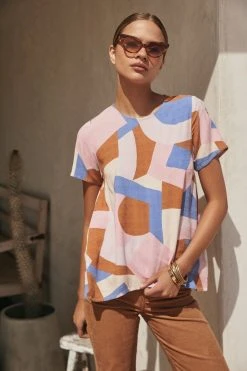 W22A Daisy Top In Jacaranda Tops