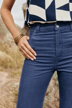 W22A Tops Daisy Top In Pepper