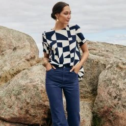 W22A Tops Daisy Top In Pepper