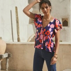 W22A Daphne Top In Juniper