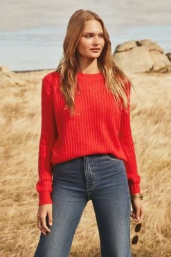 W22C Jane Jumper In Red Tops