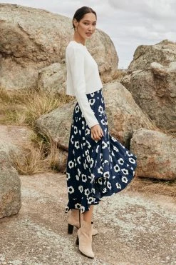 W22A Sage Long Sleeve Crop Knit In White