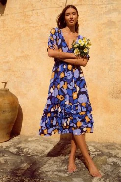 W22A Vivienne Dress In Lavender Dresses