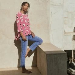 W22A Winter Celeste Top In Zinnia