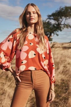 W22D Vivienne Top In Fire Bloom