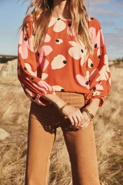 W22D Vivienne Top In Fire Bloom